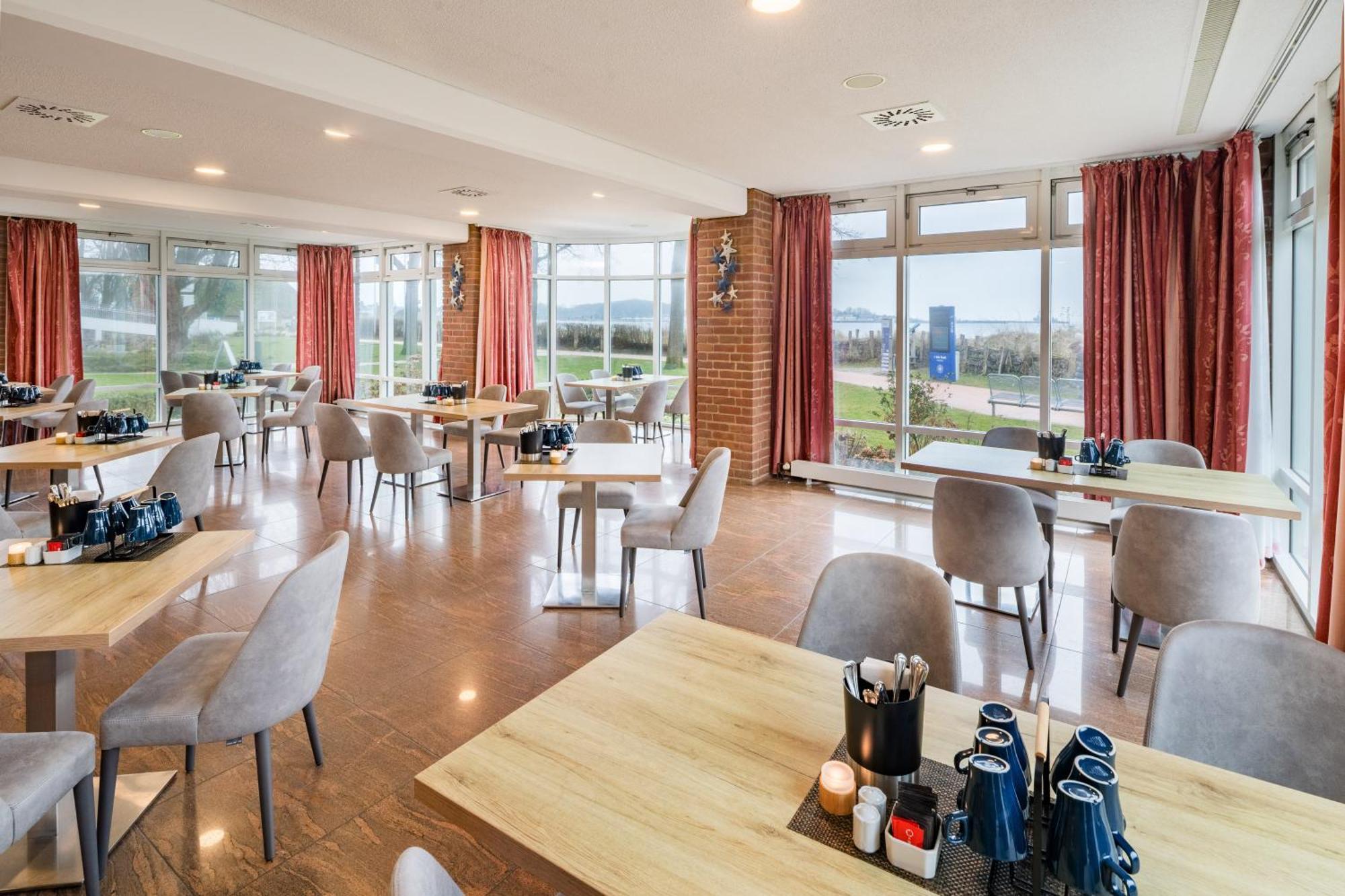 Stadthotel Эккернфёрде Экстерьер фото