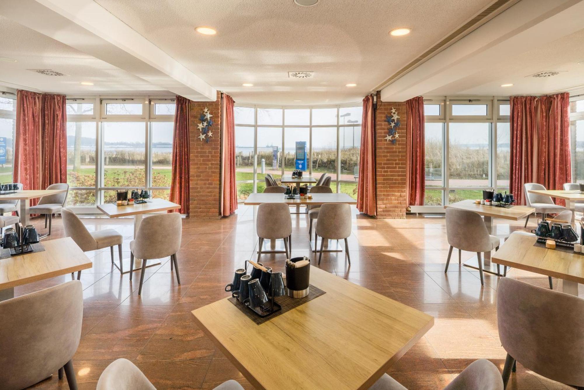 Stadthotel Эккернфёрде Экстерьер фото