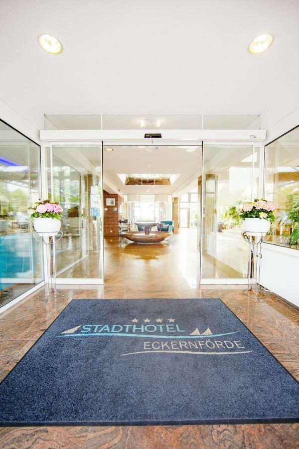 Stadthotel Эккернфёрде Экстерьер фото